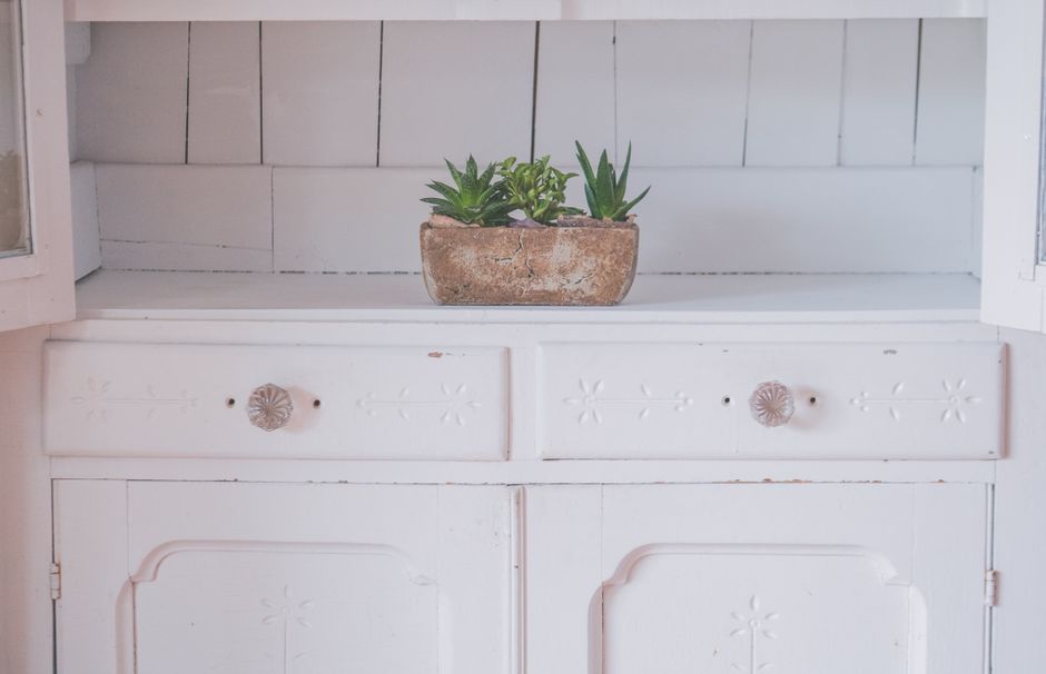 Restyle van kast met warme herfstaccenten. Restyle van kast met warme herfstaccenten.